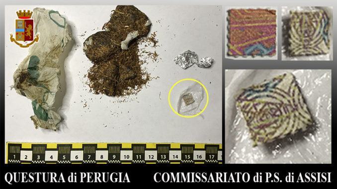 Polizia ferma alla stazione di Bastia un uomo 6 pezzi di hashish Polizia ferma alla stazione di Bastia un uomo 6 pezzi di hashish