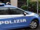 Aggredisce gli agenti con una spranga, denunciata donna