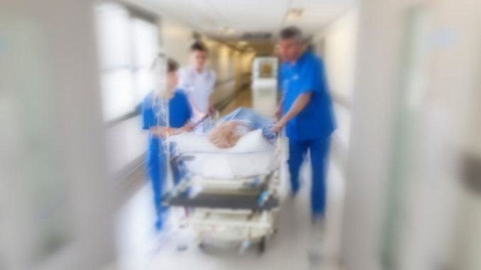Mette mascherina, salva sua famiglia e medici, è in terapia intensiva
