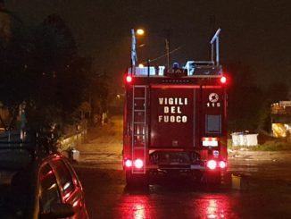 Intervento lampo dei vigili del fuoco in via San Bartolo, corto circuito