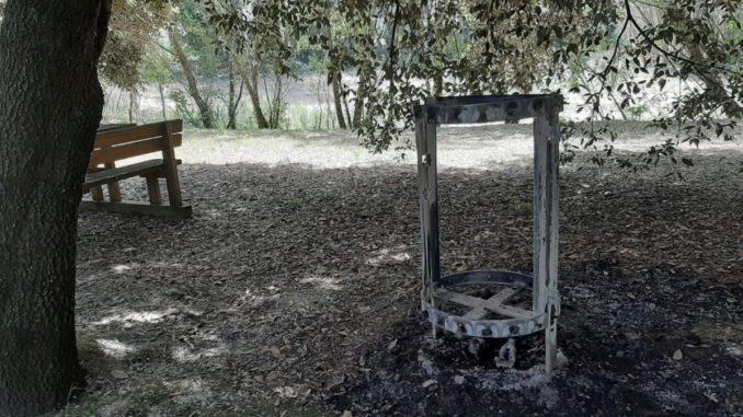 Bidone immondizia dato alle fiamme al percorso verde di Bastia