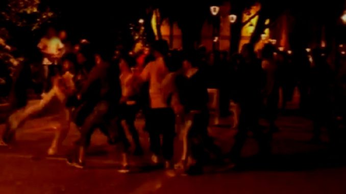 Mega rissa nella notte a Bastia Umbra, due gruppi si affrontano per una ragazza