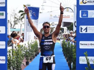 Emanuele Settimi trionfa, triathlon olimpico, complimenti dal Comune