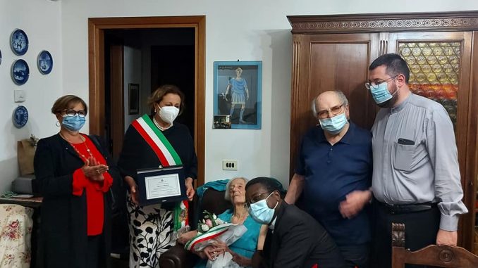 Ha compiuto ieri 100 anni Liliana Migliosi, plurilaureata