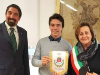 Il giovane atleta Francesco Felici ricevuto dal sindaco Lungarotti