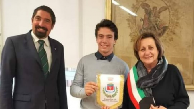 Il giovane atleta Francesco Felici ricevuto dal sindaco Lungarotti