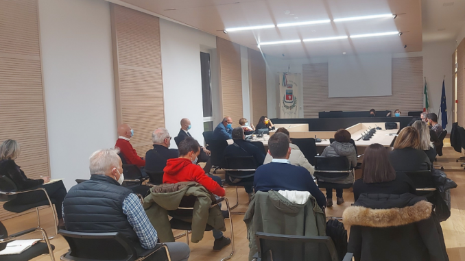 Natale di stelle a Bastia, il Comune incontra le associazioni di categoria
