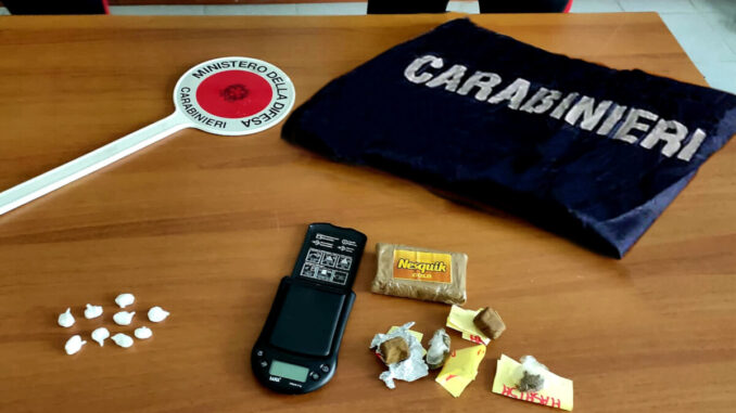 Arrestato dai carabinieri con più di 60 dosi di cocaina