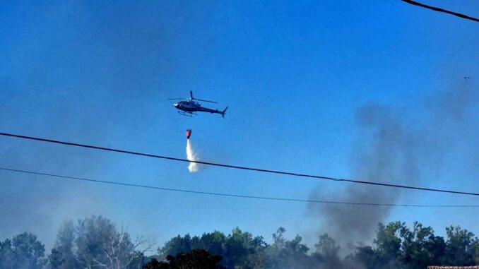 Vasto incendio a Bastia Umbra, bruciano i terreni zona Campiglione