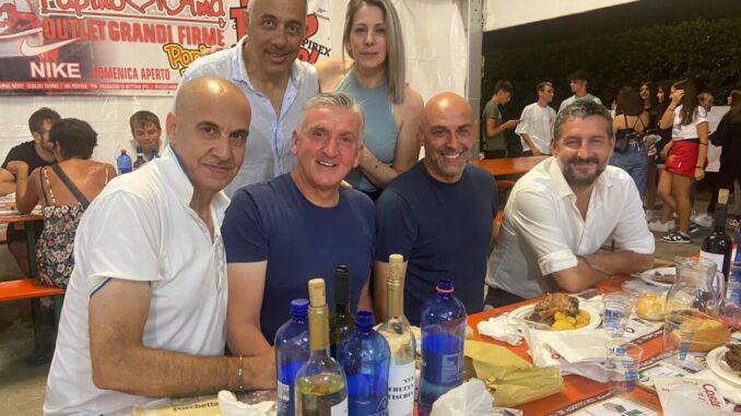 Il Perugia Calcio visita la Sagra della Porchetta di Costano e si ferma a cena