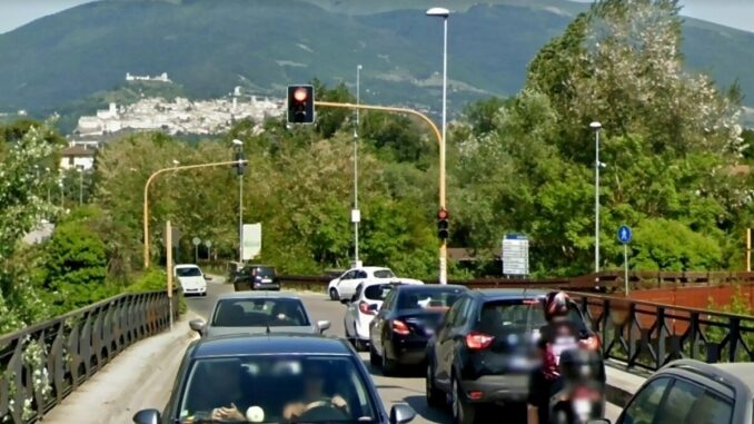 Via il semaforo dal ponte di Bastiola, approvato progetto, previste due rotatorie