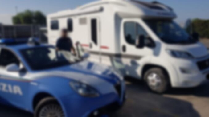 Noleggio autocaravan, truffate 52 persone, arrestato bastiolo