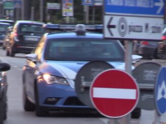 Tossico e alcolista terrorizza i suoi genitori e la ex moglie, voleva soldi