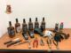 Anche del whisky tra gli arnesi da scasso, denunciati stranieri