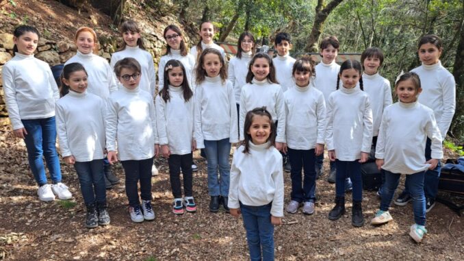 Coro Aurora Associazione Corale Città di Bastia con Ami Stewart