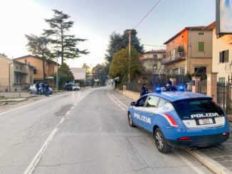 Arresto a Bastia Umbra, 36enne aggredisce agenti in bar