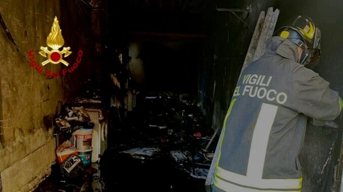 Incendio garage a Bastia Umbra: intervento dei Vigili del Fuoco Incendio garage a Bastia Umbra: intervento dei Vigili del Fuoco