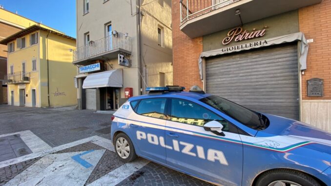 Fermati quattro stranieri per vari furti in tabaccherie umbre e marchigiane
