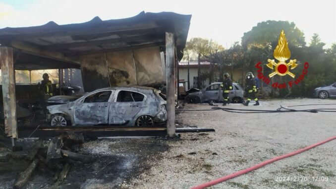 Tragedia sfiorata a Bastia Umbra, a fuoco quattro auto in azienda