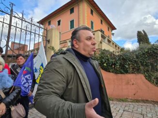 Immigrati all'ex albergo