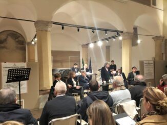 Accoglienza non è aprire le porte del Consiglio, ma condividere con la città