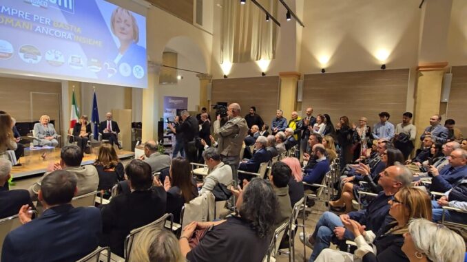 Una cittadina dopo la presentazione della sindaca uscente