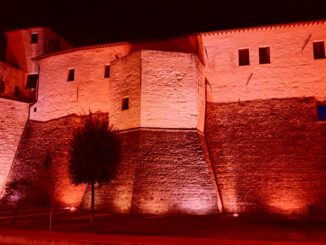 Rocca Baglionesca a Bastia Umbra rossa per donazione organi