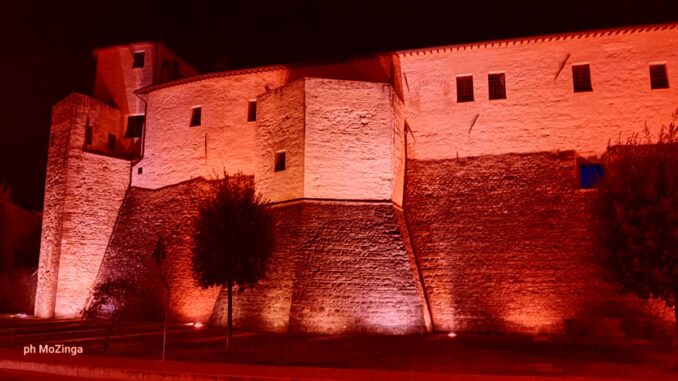 Rocca Baglionesca a Bastia Umbra rossa per donazione organi