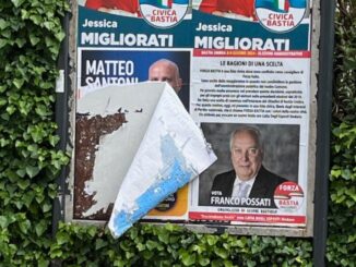 Strappati i manifesti di Matteo Santoni, Alternativa Popolare
