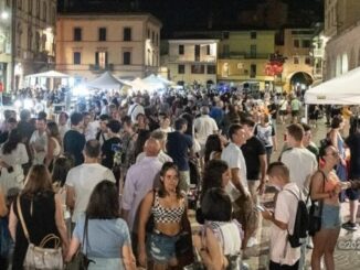 Bastia si illumina: la Notte Bianca ritorna un'esplosione di festività