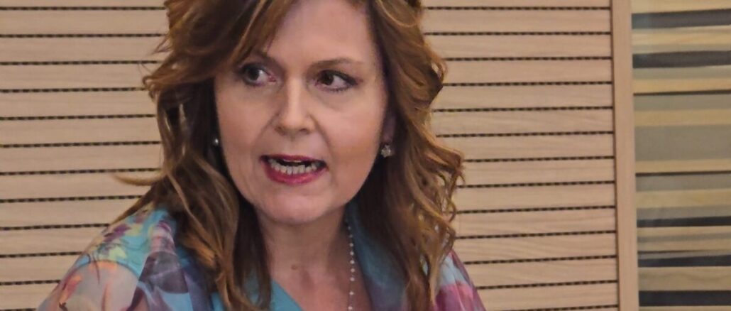 Quelle strane dimissioni Cozzolino per lasciare la poltrona a Servi