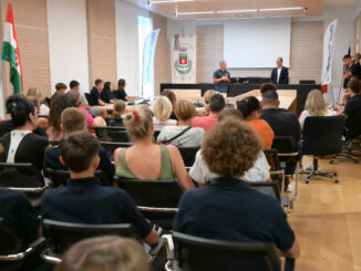 Gli atleti del Centro Nuoto Bastia premiati dal Sindaco