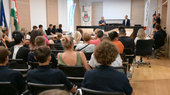 Gli atleti del Centro Nuoto Bastia premiati dal Sindaco