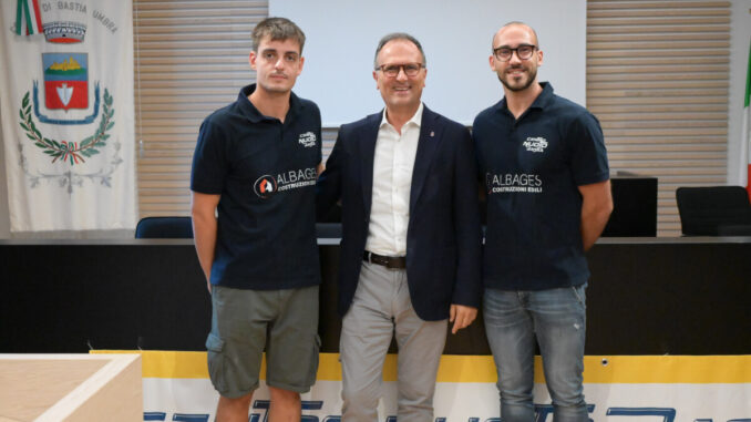 Gli atleti del Centro Nuoto Bastia premiati dal Sindaco