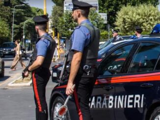 Bastia Umbra: 19enne aggredisce Carabinieri dopo sorpassati