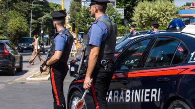 Bastia Umbra: 19enne aggredisce Carabinieri dopo sorpassati