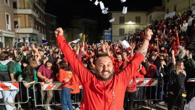 Delirio Rosso: Moncioveta trionfa ai Giochi in Piazza 2024!