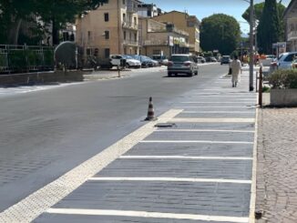 Esclusa via Roma dagli sconti Tari, scoppia la polemica