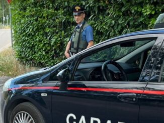 Tentato furto in ferramenta: fermati e denunciati tre uomini