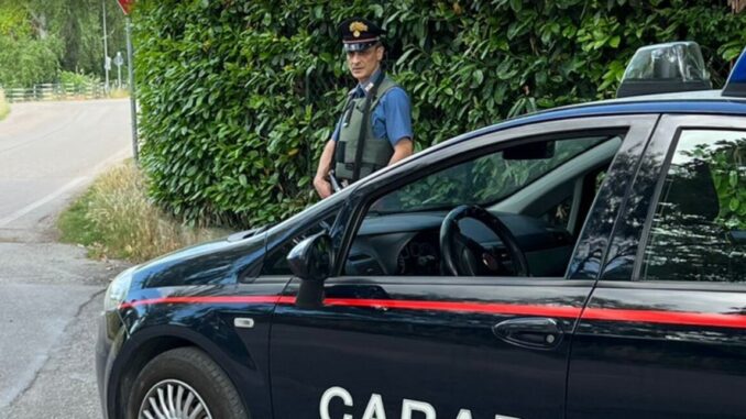 Tentato furto in ferramenta: fermati e denunciati tre uomini