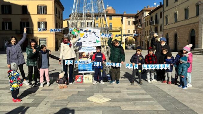 Flash mob a Bastia Umbra per i 25 anni di Nati per Leggere