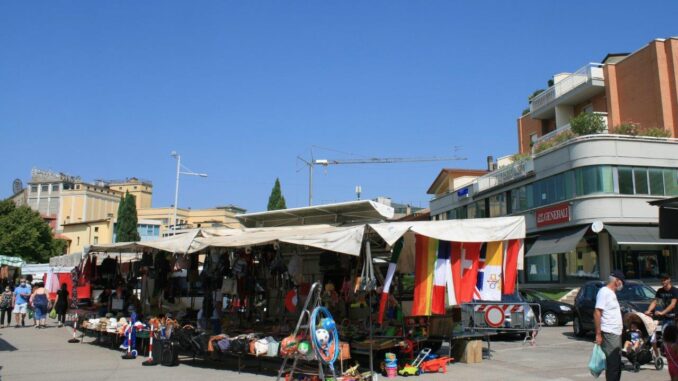 Mercato settimanale Bastia, riapre la via Veneto