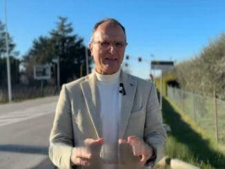 Polemica sul semaforo di via Ekberg, confronto in corso