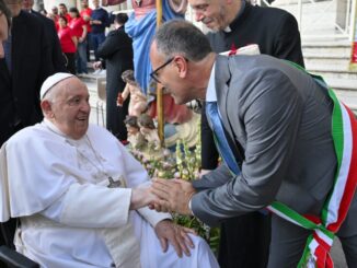 Bastia Umbra in lutto per la morte di Papa Francesco