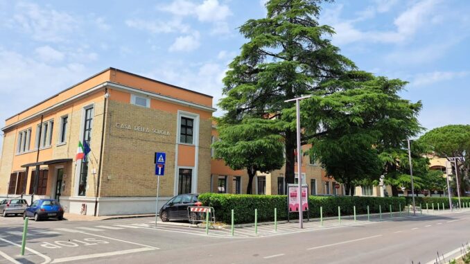 Uscite scolastiche, famiglie pagano extra senza cambi