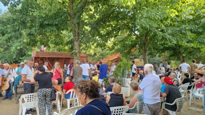 Campiglione rievoca la trebbiatura con festa popolare