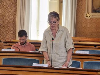 Astensione dei gruppi di opposizione su cittadinanza