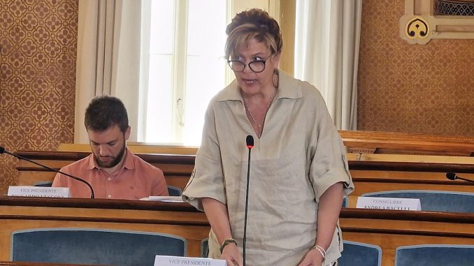 Astensione dei gruppi di opposizione su cittadinanza