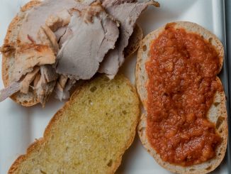 Costano celebra 50 anni della Sagra della Porchetta, prenota tavolo