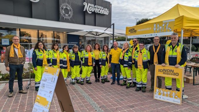 Volontari in piazza a Bastia per “Io non rischio”